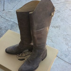 Freebies Stabl Size 7